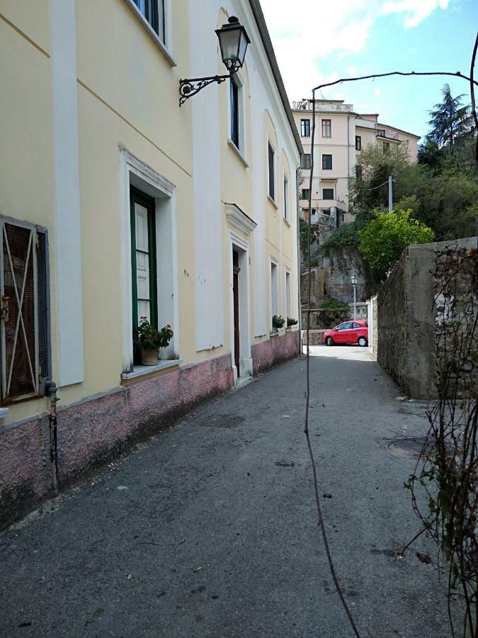 Fronte Al Porto Apartment Салерно Екстериор снимка
