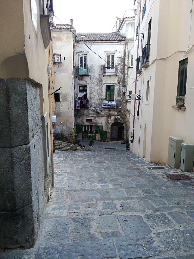 Fronte Al Porto Apartment Салерно Екстериор снимка