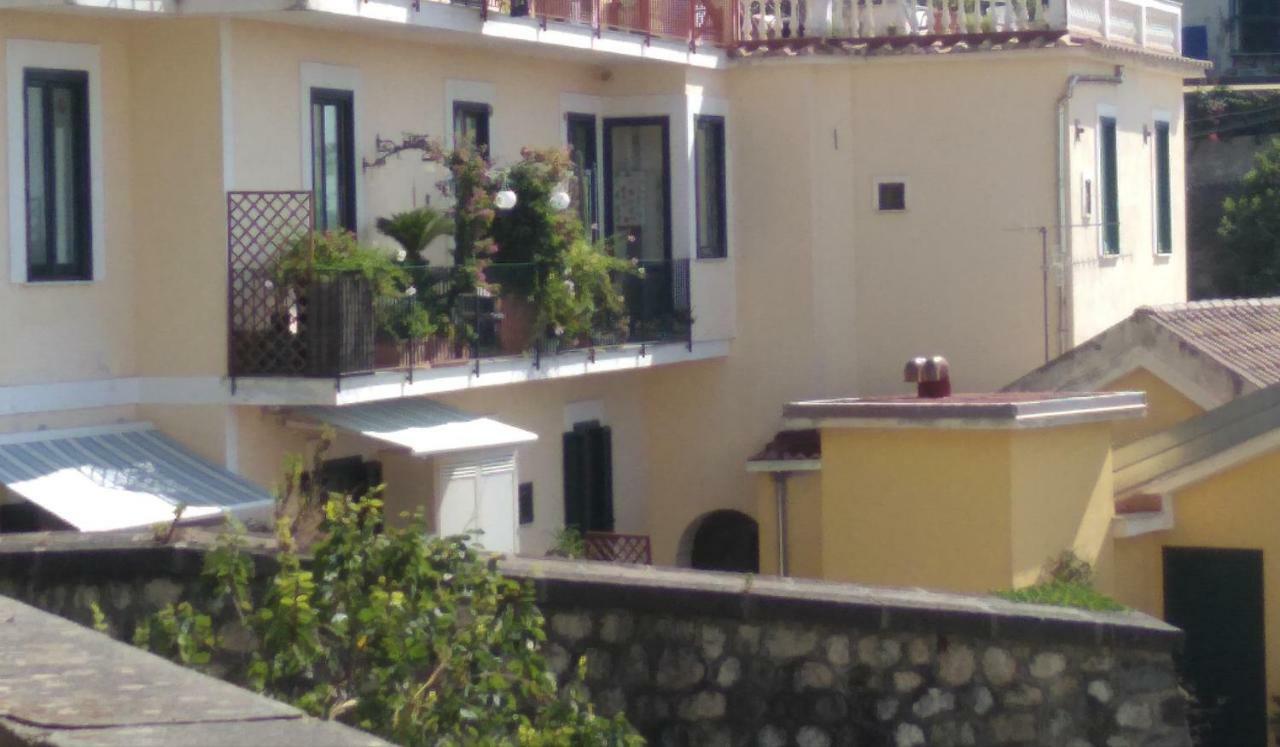 Fronte Al Porto Apartment Салерно Екстериор снимка